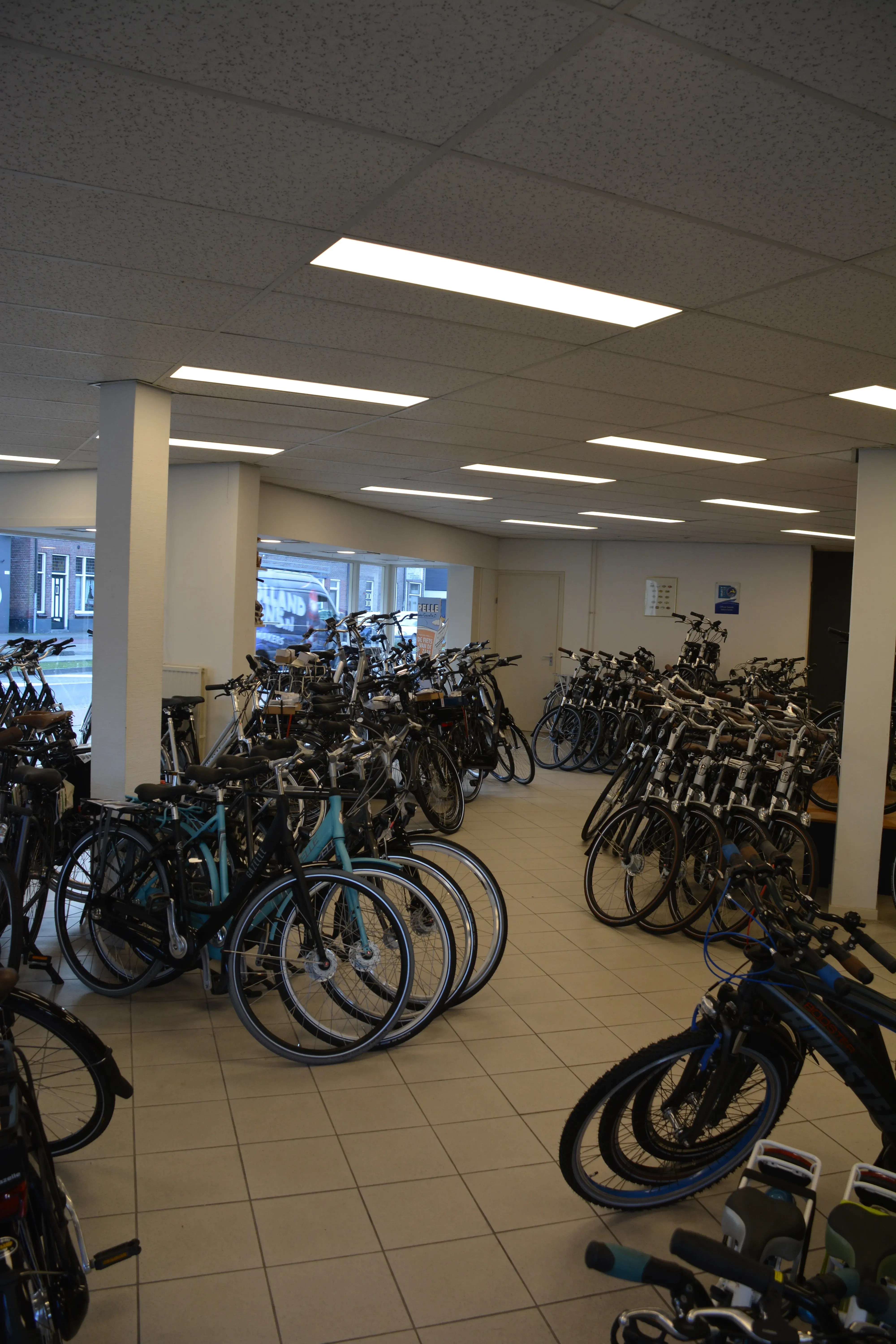 Overzichtsfoto winkel Holtkamp Tweewielers, Hengelo (Ov.)